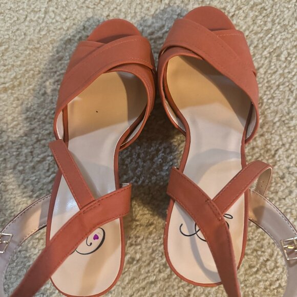 Shoes - Picture 2 of 6